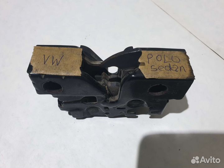 Замок капота volkswagen polo sedan