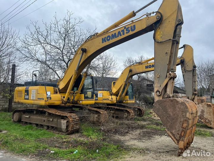 Гусеничный экскаватор Komatsu PC300-8M0, 2017