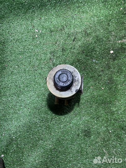 Бачок Гур Renault logan