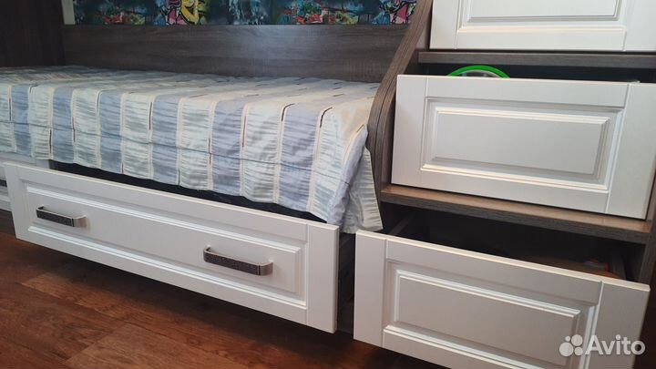 Двухъярусная кровать