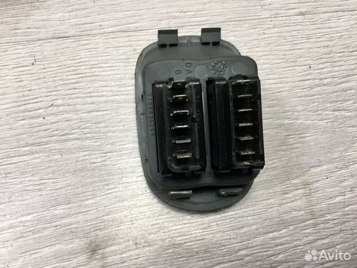 Блок управления стеклоподъемником передний левый