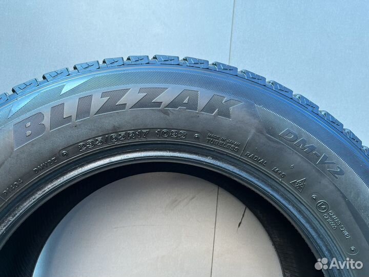 Bridgestone Blizzak DM-V2 235/65 R17