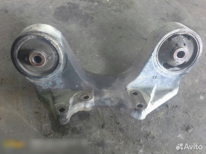 Кронштейн редуктора Suzuki Grand Vitara 2006