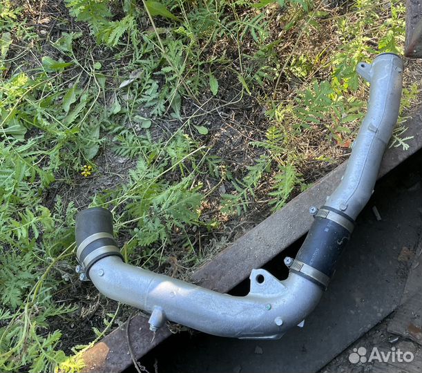 Патрубок интеркулера Toyota Land Cruiser 200