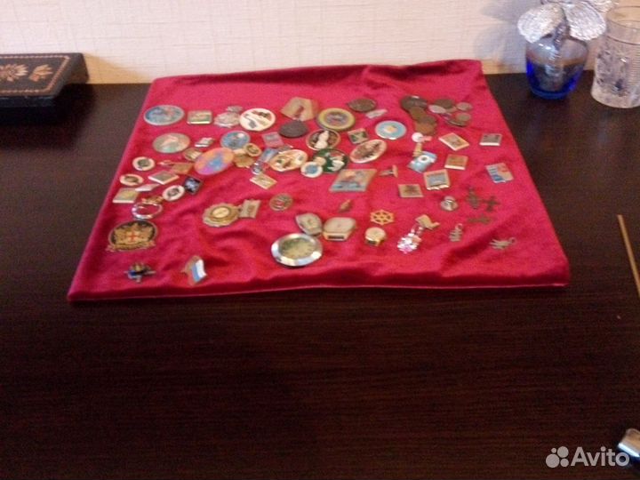 Значки, медали, монеты, брелки, часы и пр. СССР