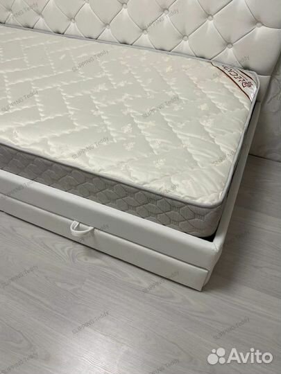 Детская кровать с мягкими бортиками