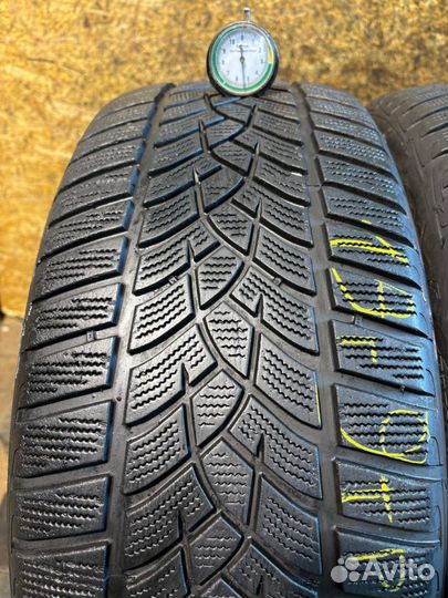 Goodyear UltraGrip Performance Gen-1 235/45 R20