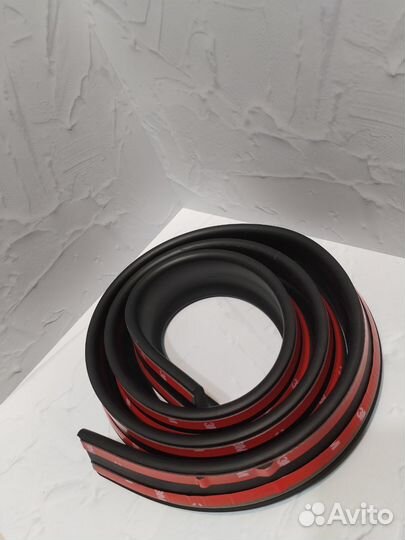 Лип спойлер универсальный