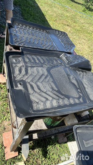 Автомобильные коврики резиновые