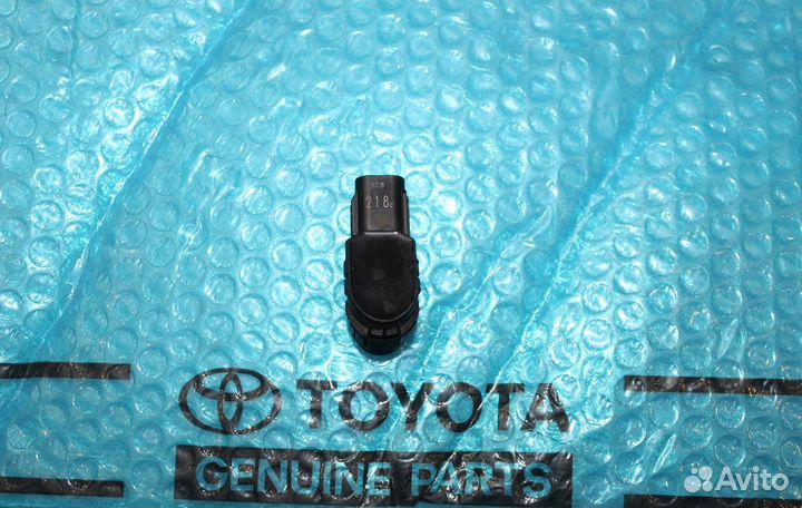 Парктроник Камри 70 черный металлик Оригинал бу