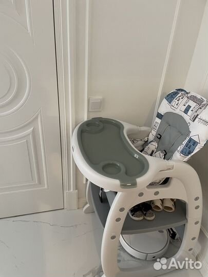 Столик для кормления ребенка