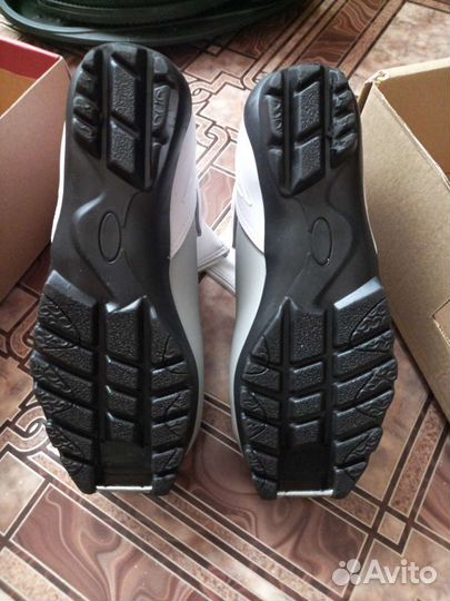 Лыжные ботинки 38