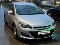 Opel Astra 1.6 MT, 2012, битый, 130 000 км, с пробегом, цена 300 000 руб.