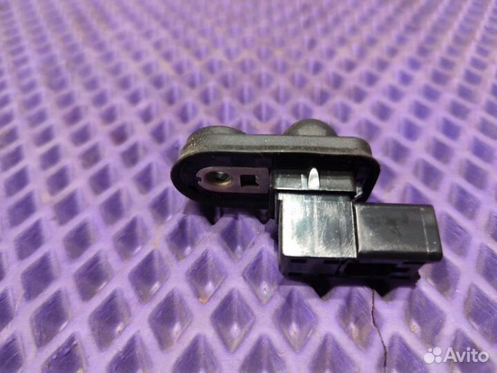 Концевик двери задний левый Mitsubishi Outlander