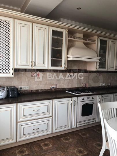 2-к. квартира, 72 м², 4/9 эт.