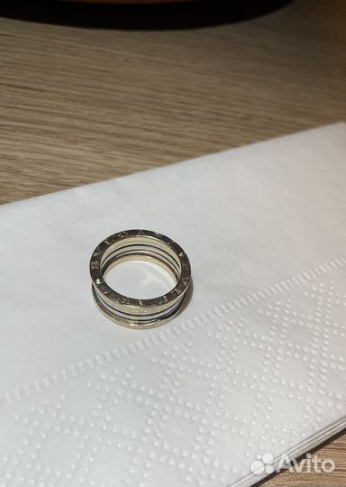 Золотое кольцо bvlgari
