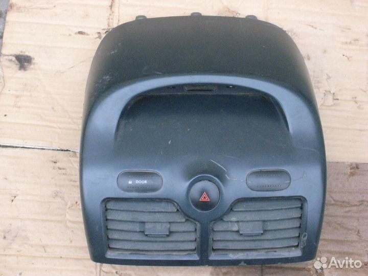 Верхняя накладка на торпедо Nissan Almera classic