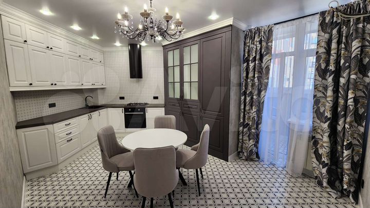 3-к. квартира, 84 м², 14/18 эт.