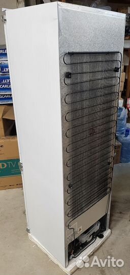 Холодильник встраиваемый HansaBK315.3