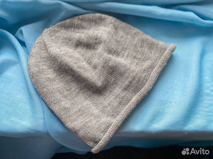 Шапка женская серая HM