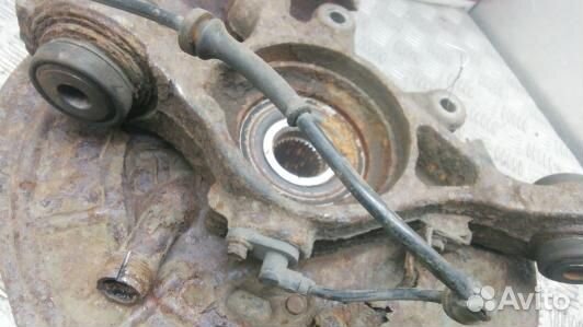 Ступица задняя левая land rover discovery 3 (ZKR12