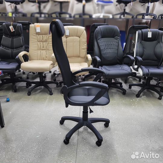 Компьютерное кресло офисное