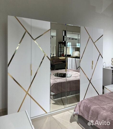 Спальный гарнитур