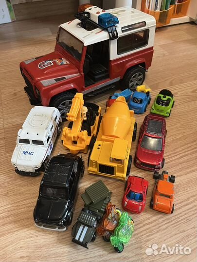Машинки для мальчика пакетом