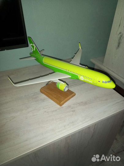 Модель самолета.S7 боинг 737-800.А 320neo
