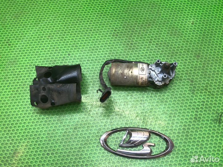 Передний моторчик дворников priora