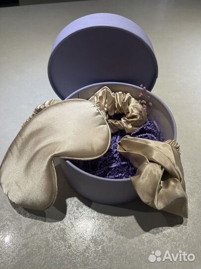 Подарочный набор с шелковой маской для сна