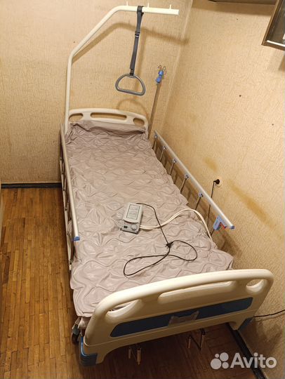 Медицинская кровать с гелевым и надувным матрасами