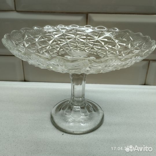 Ваза для фруктов на ножке СССР. Стаканы Корея