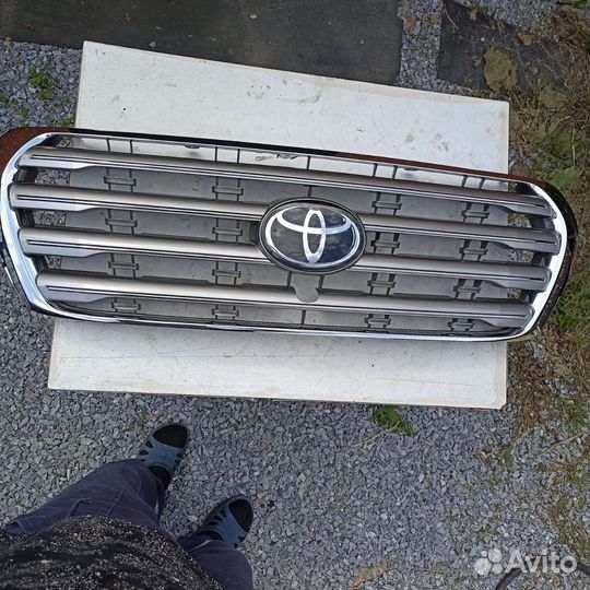 Решётка радиатора на Ленд Крузер 2008- 2015 года