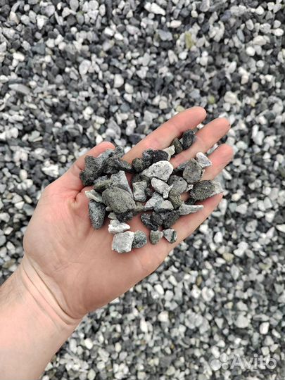 Щебень черно белый. Качканарский гранит