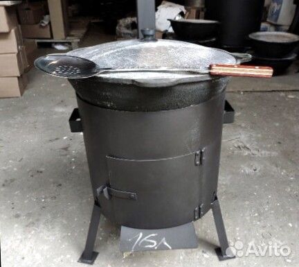 Казан, печь с трубой все в комплекте