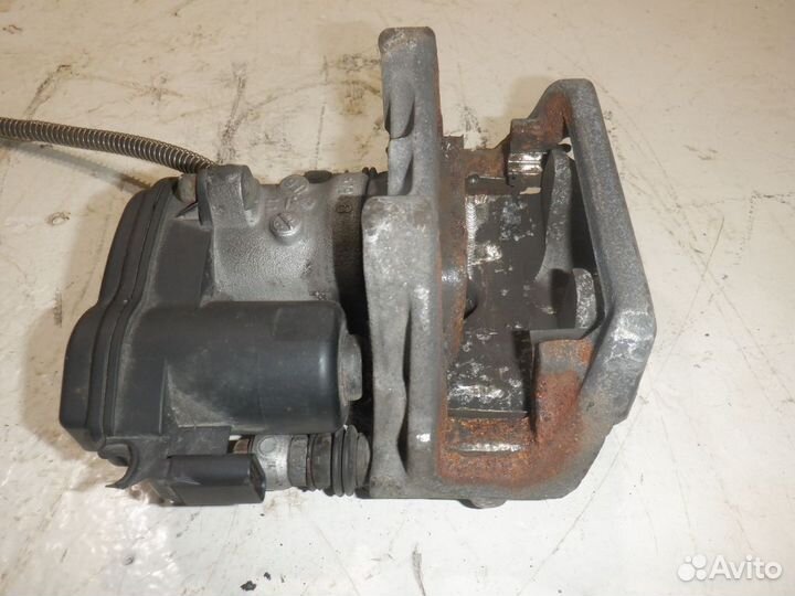 Суппорт задний правый