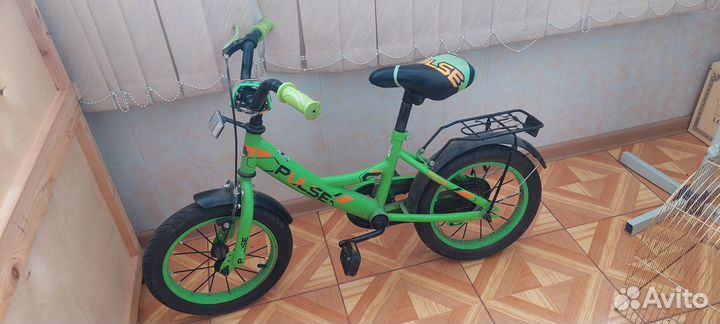 Детский велосипед четырёхколёсный
