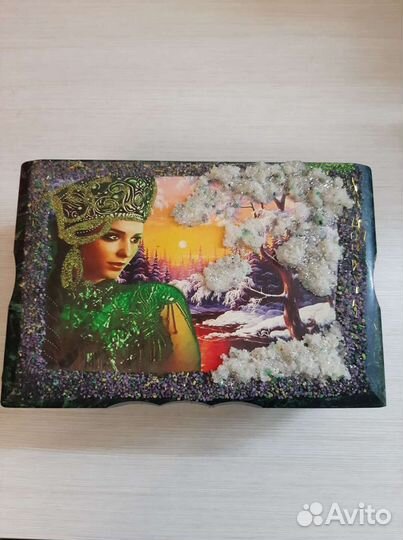 Шкатулка малахитовая