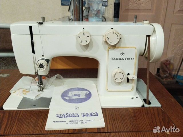 Швейная машина Чайка 142м