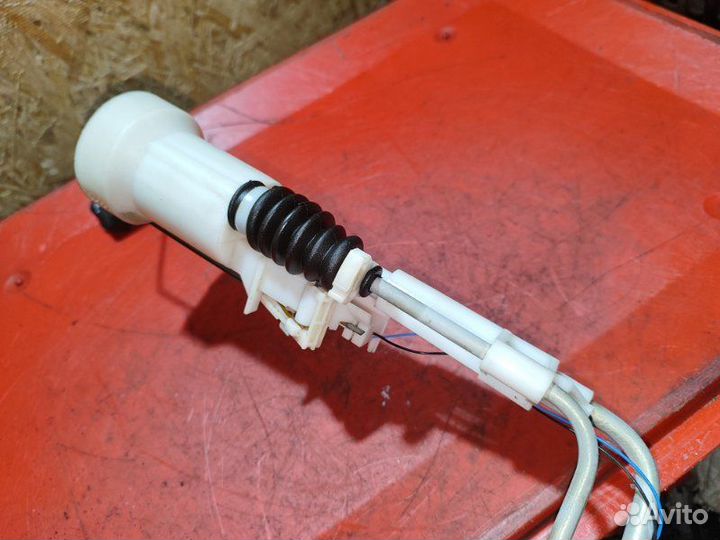 Датчик уровня топлива Volkswagen Passat B4