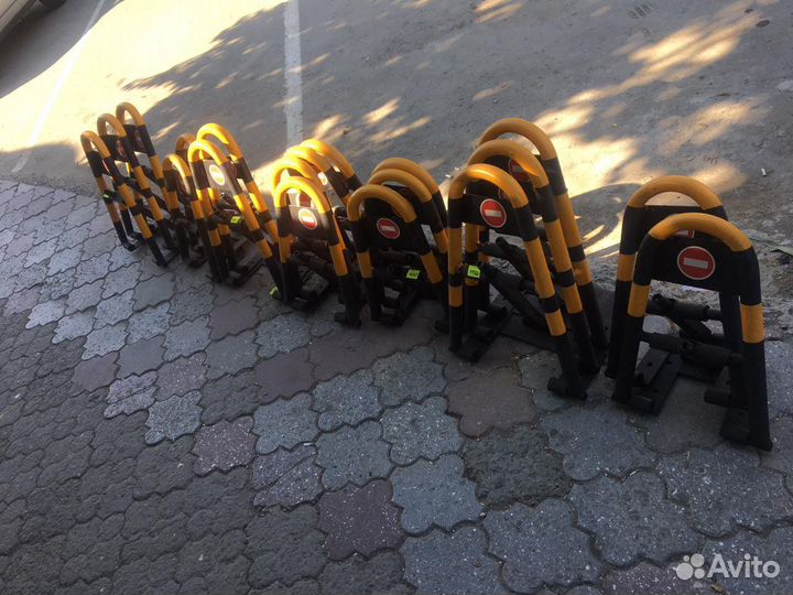 Автомобильный парковочный барьер