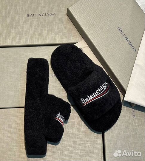 Тапочки женские меховые Balenciaga