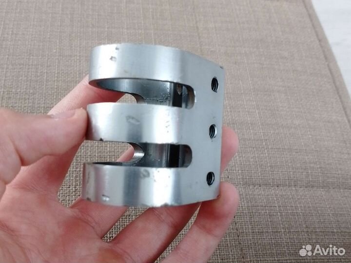 Зажим для трюкового самоката hic