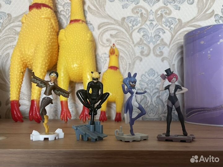 Фигурки из киндеров «Леди Баг и Супер Кот»
