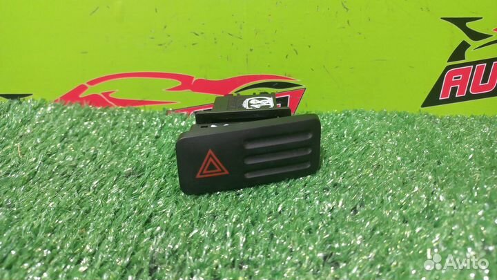 Кнопка аварийной сигнализации toyota, GRJ120,GRJ12