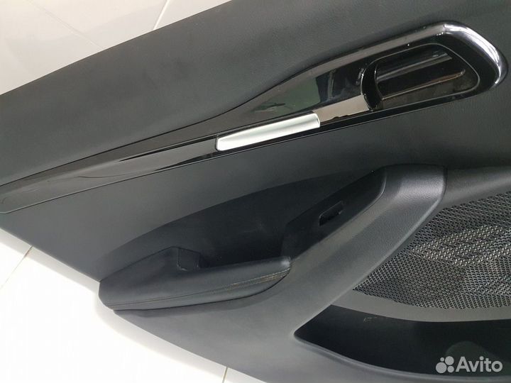 Обшивка двери задняя левая (Kia Seltos)