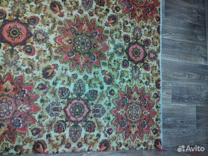 Палас шерстяной