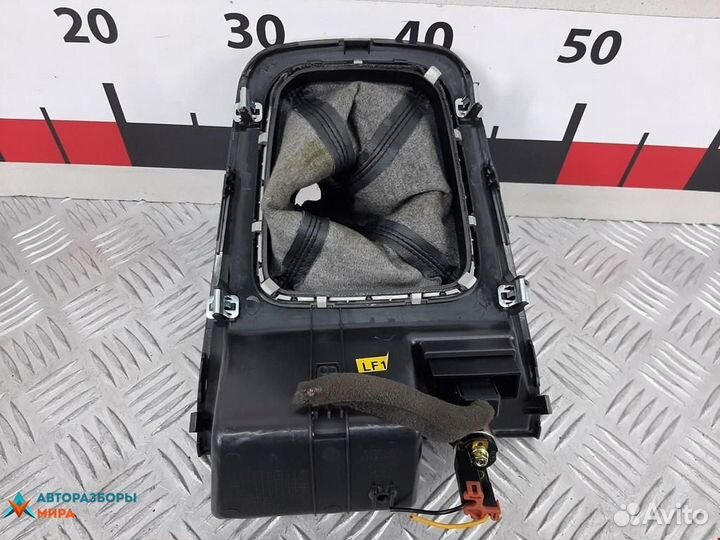 Консоль салона (центральная часть) Chevrolet