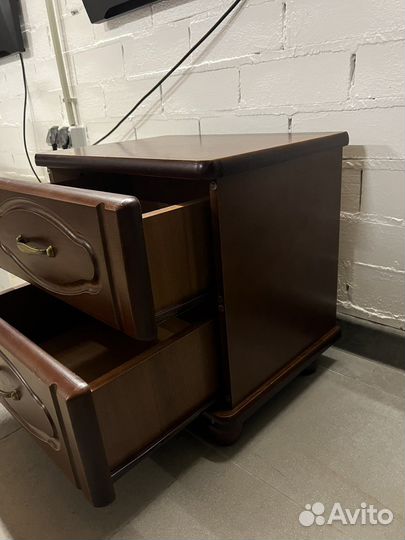 Тумба прикроватная